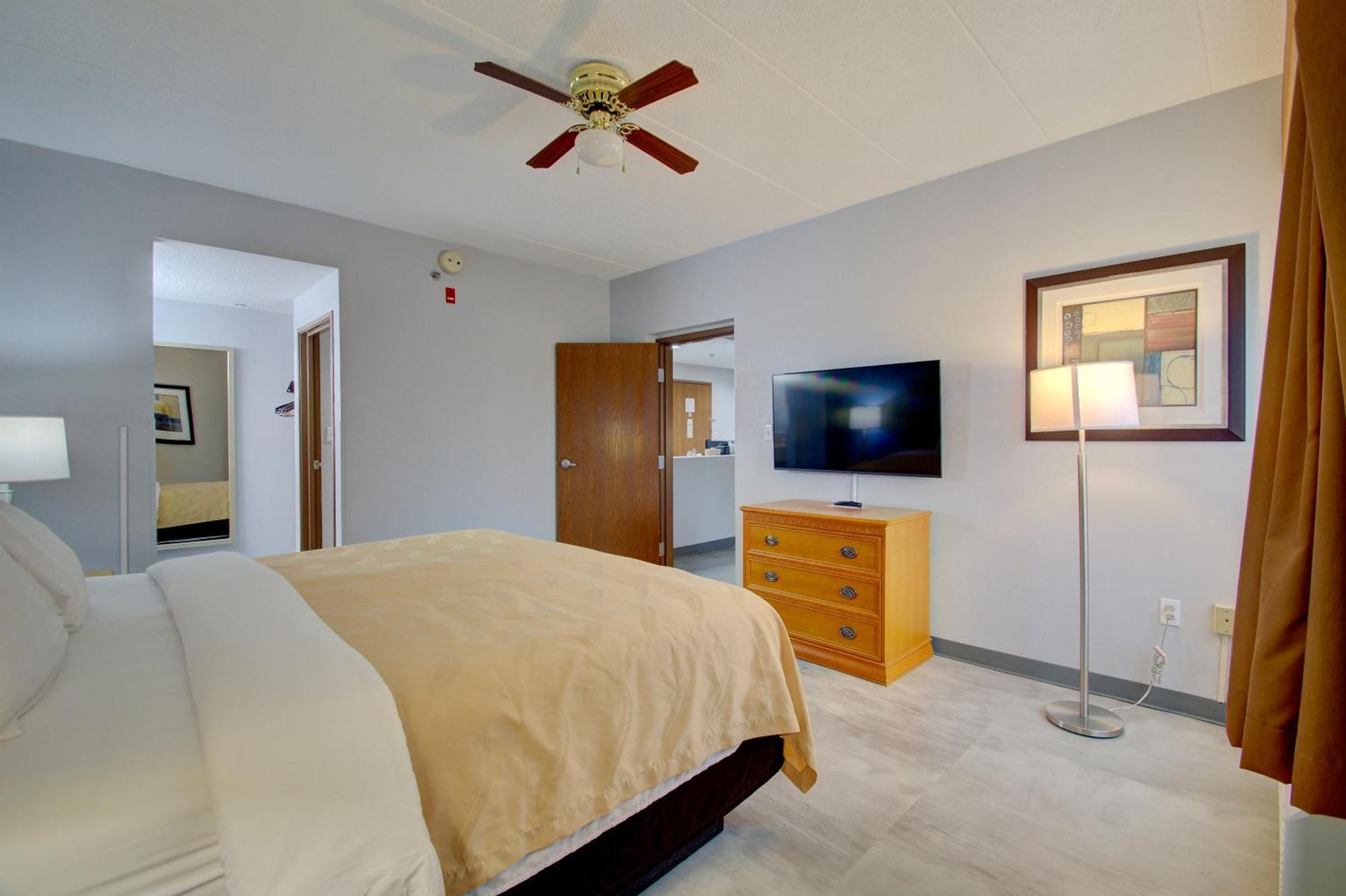 Quality Inn & Suites Cvg Airport Erlanger Exterior foto
